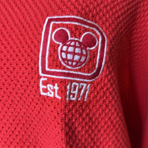 Disney World 2023 Unisex XL Red Crochet Knit Holiday Embroidered Spirit Jersey - Picture 5 of 14